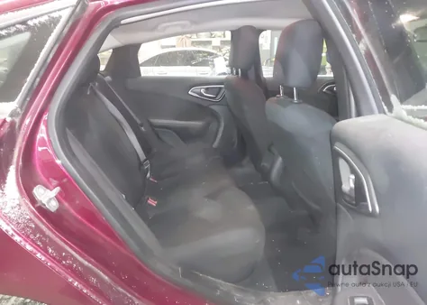 2015 Chrysler 200 Limited z USA, uszkodzony, nr VIN 1C3CCCAB9FN708401